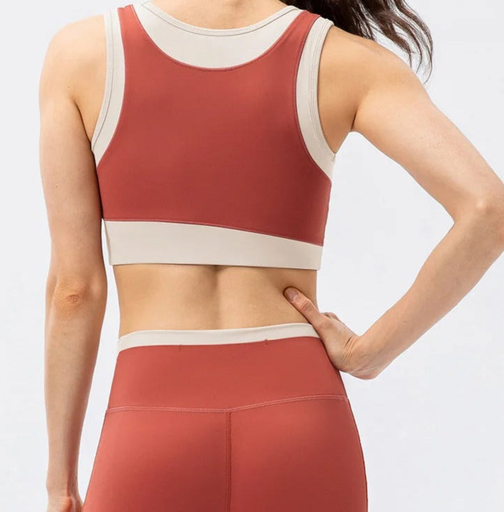 Conjunto Deportivo con Top y Calza Cintura Cruzada Ref: 1042
