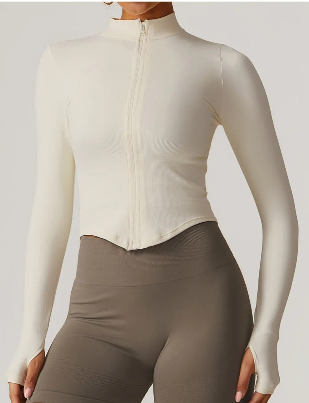 Campera Deportiva Lisa Con Cierre Frontal Y Cuello Alto Ref: 1088